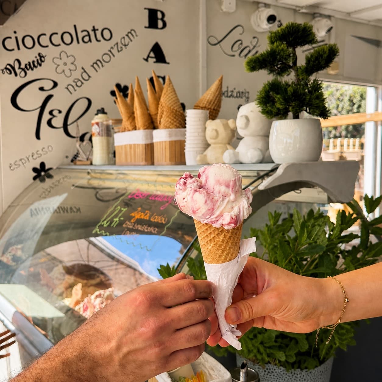 Rzemieślnicze lody Bari — wyjątkowe smaki tworzone z naturalnych składników w Słupsku